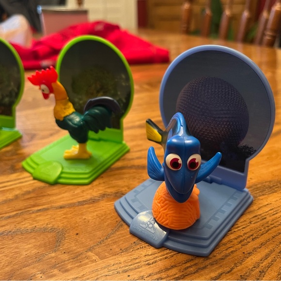 Disney happy meal toys - Picture 6 of 6